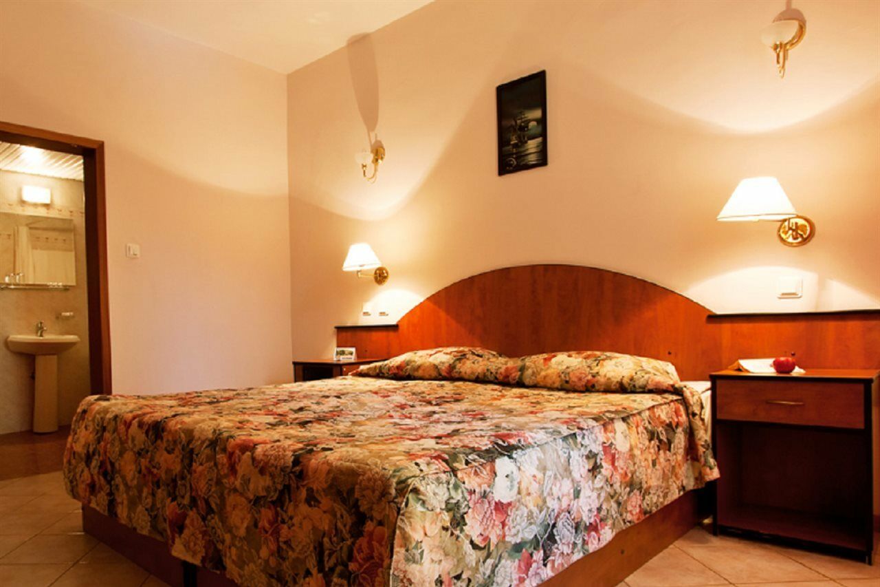 Ljuljak Hotel 金沙 外观 照片